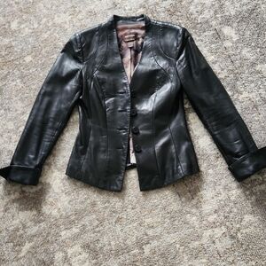 Danier Women's Sleek Black Leather Jacket